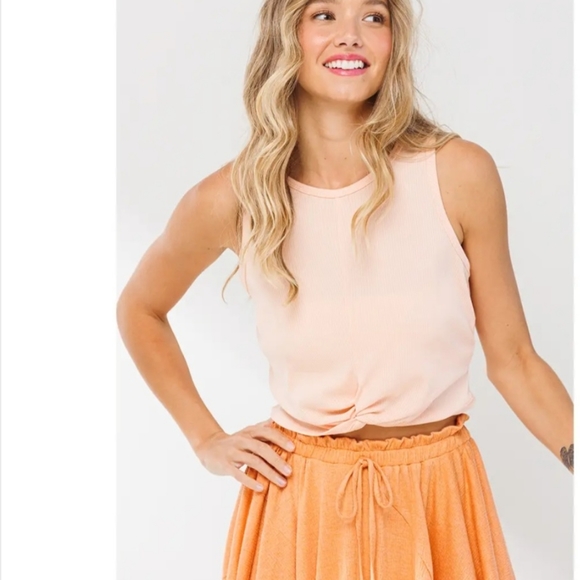 #369 SALE 🛑M, L Mauve Color Sleeveless Ribbed Twist Crop Top - Picture 8 of 9